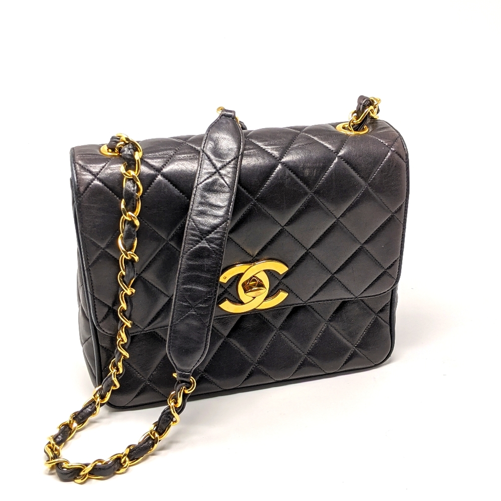 🎉HP🎉CHANEL Black Bag Quilted Flap Bag Vintage